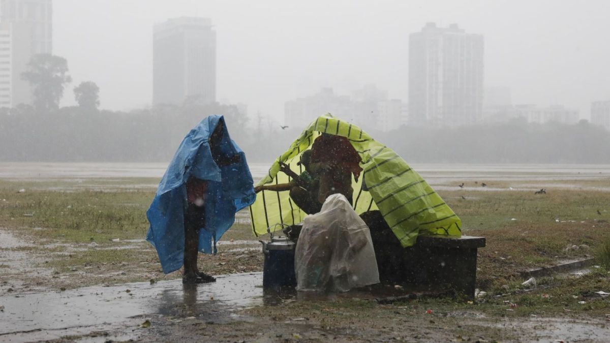 IMD predicts rain relief, thunderstorms in West Bengal; Kolkata may see temperature dip | Kolkata News - The Indian Express
