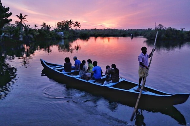 Like Munroe Islands, Cochins backwaters, Kappil backwaters and many more places are best alternatives if you are looking for peace and quiet.