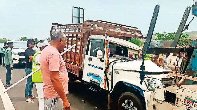 Delhi Mumbai expressway accident death, Nuh accident death, Ferozepur Jhirka police station, Ibrahimbas Alwar, Truck hit and run killed, Nalhar Medical College, Haryana news