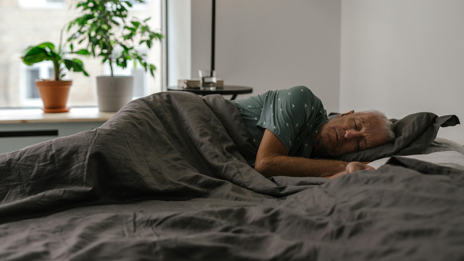 パーキンソン病40歳：「私は睡眠中に話し、蹴ってパンチすることで私の夢を制定しました」|健康とウェルネスのニュース