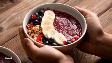 This summer, beat the heat with smoothie bowls