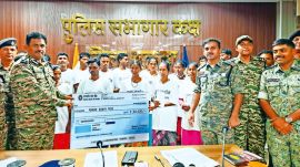 Maoists surrender, Chhattisgarh Maoists surrender, Chhattisgarh Maoists, Chhattisgarh Maoist attack, Sukma and Bijapur, CRPF, Central Reserve Police Force, Indian express news, current affairs