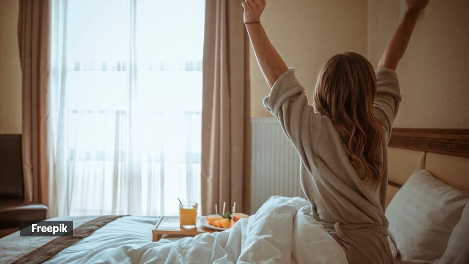 wake up without an alarm