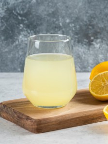 What to do if lemon juice gets in your eye