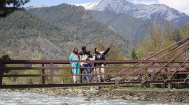 To build confidence, draw tourists, Omar & his Cabinet to meet in Pahalgam today