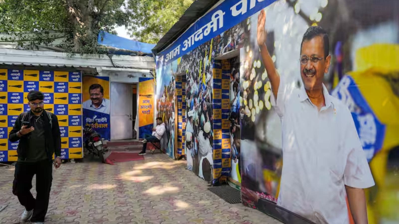 AAP councillors resign MCD