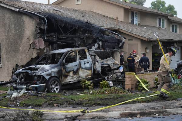 APTOPIX Plane-Crash-San-Diego