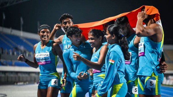 Indian team after winning  mixed 4x400m race at the Asian Athletics Championship. (PHOTO: Asian Athletics Championship)
