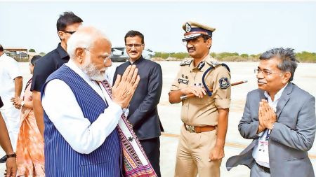Prime Minister Modi Inaugurates Green Hydrogen Projects in Bhuj