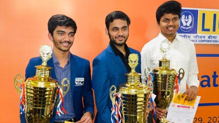 L-R: Gukesh, Arjun Erigaisi and Harsha Bharathakoti with their trophies at Delhi GM Open. (FILE)