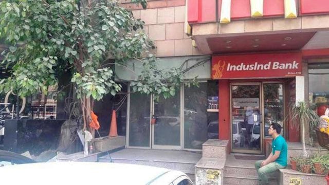 इंडसइंड बैंक अधिकारियों की व्यापार स्कैंडल की जांच
