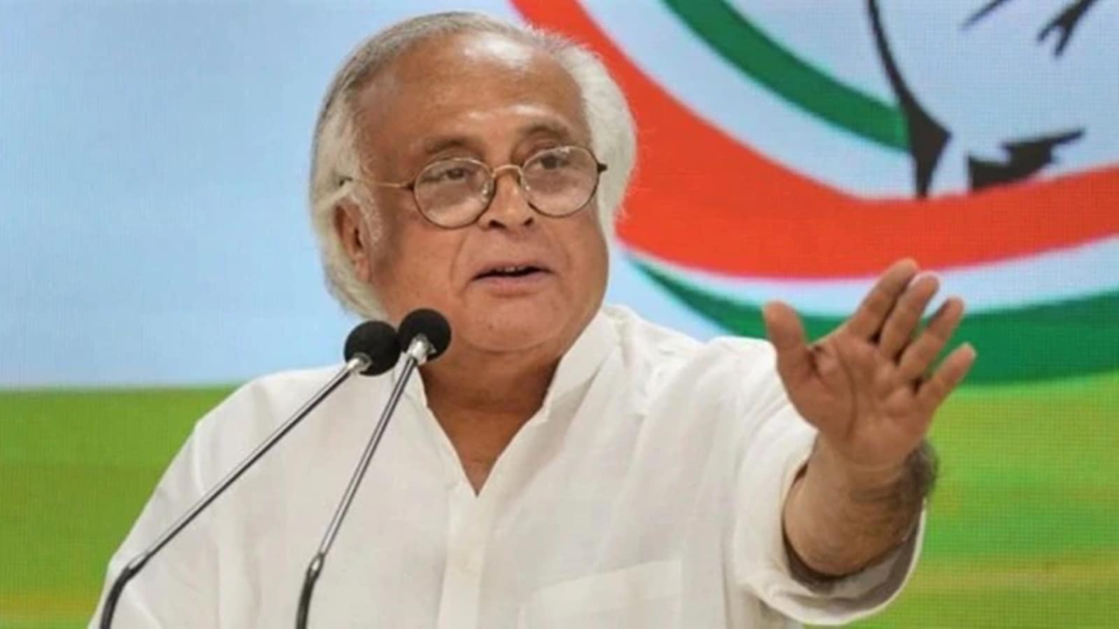 외교 대표들을위한 원조를 받아 의회를 학대 한 같은 총리 : Jairam Ramesh