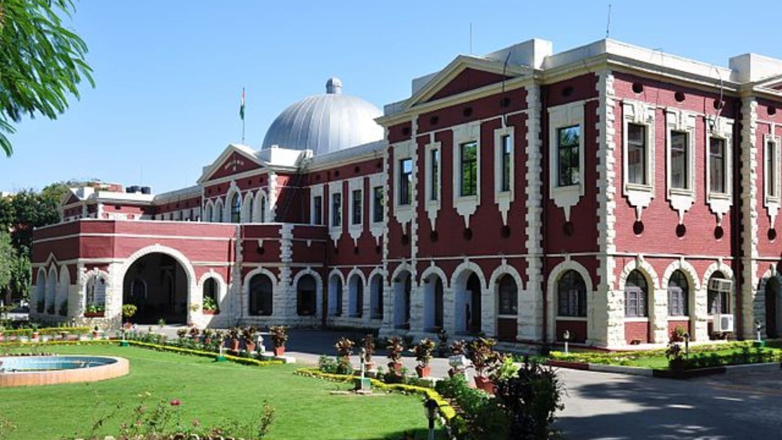 Pakistan flag, army chief posters stuck on floor of Jharkhand HC premises, Registrar General says looking into it do sex