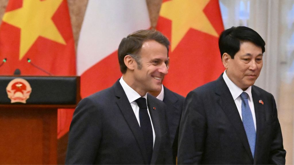 Macron Sign Macron arrives in Vietnam, signs key deals on aircraft, defence and ...