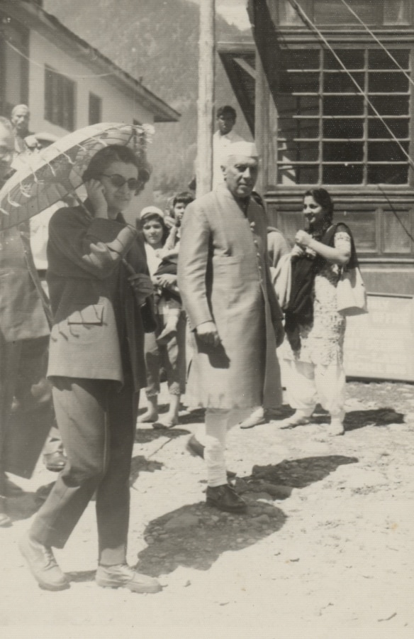 Jawaharlal Nehru standing with Indira Gandhi in Pahalgam in Kashmir in June 1963. (PMML, accessed from the Prime Minister’s Secretariat)