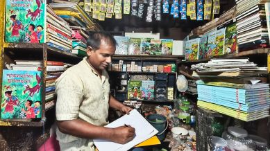 Pintu Pohan Bengali writer, paan shop writer Kolkata, inspirational writer stories India, self-taught Bengali author, Behala writer success story,