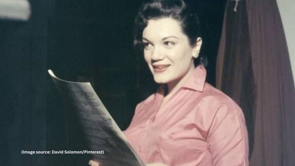 The aftermath of the attack deeply scarred Connie Francis, both emotionally and professionally (Image source: David Solomon/Pinterest)