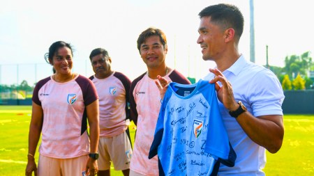 Sunil Chhetri meets members of the Indian women's football team as they prepare for the AFC Women’s Asian Cup 2026 qualifiers. (PHOTO: Bengaluru FC via X)