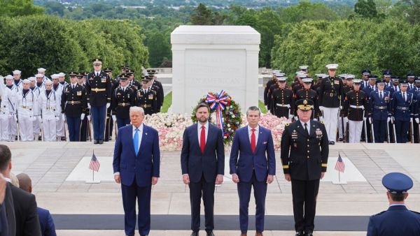 Trump pays tribute to fallen soldiers on Memorial Day with a hint of ...