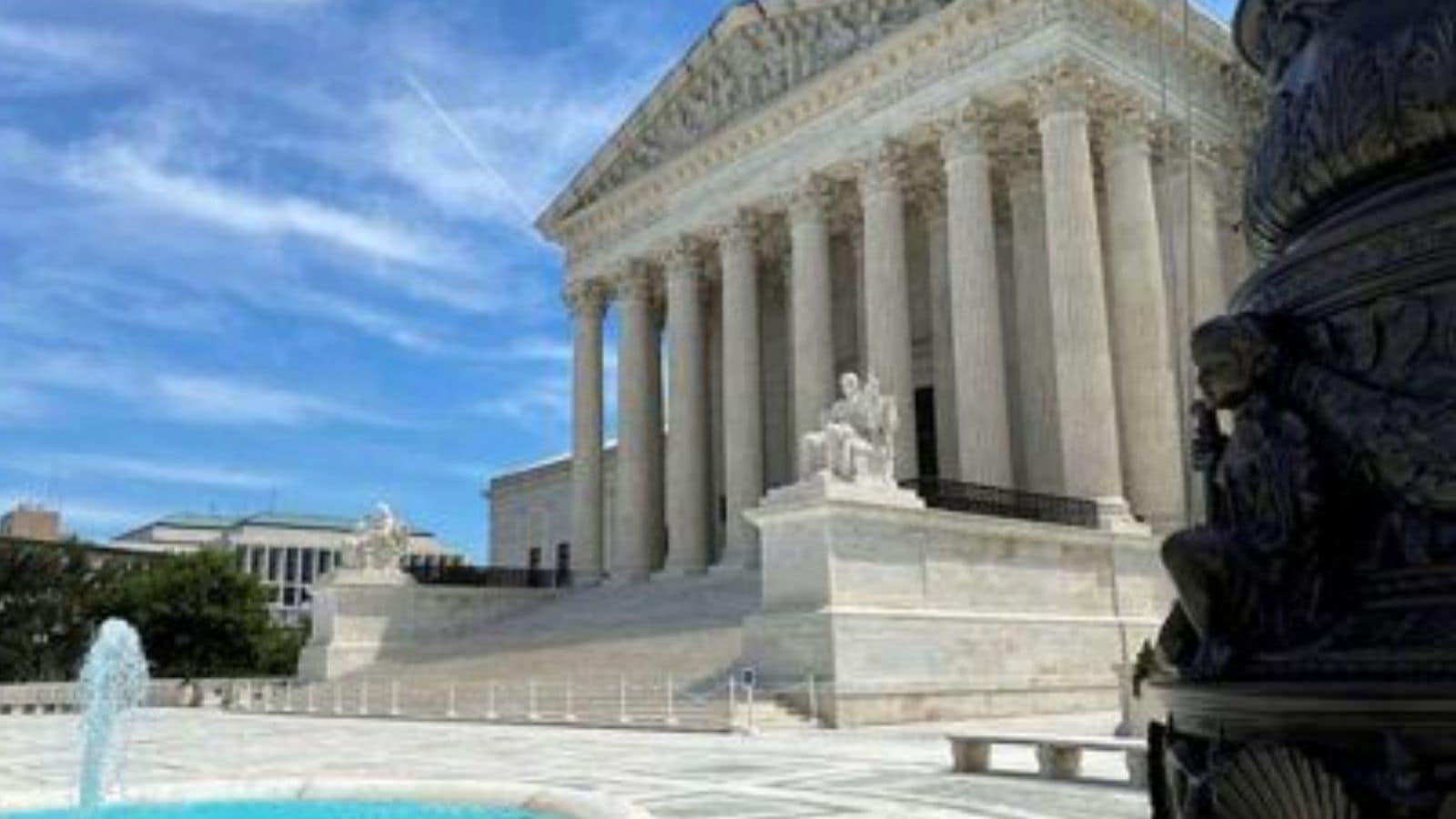 US Supreme Court maintains block on Trump deportations under wartime law | World News