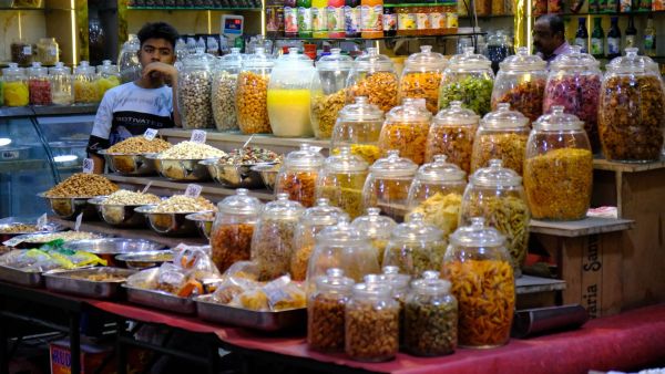 Khari baoli market in old delhi