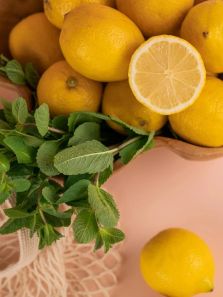 9 ways to reduce summer bloating