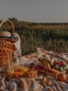 8 foods and drinks that help prevent and soothe sunburns