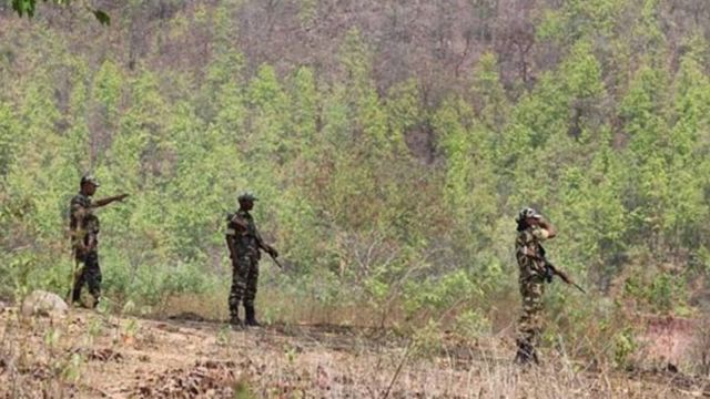 According to police personnel, Manish Yadav, carrying a reward of Rs 5 lakh on his head, was killed in the gunfight with security forces while another Maoist Kundan Kherwar was arrested.