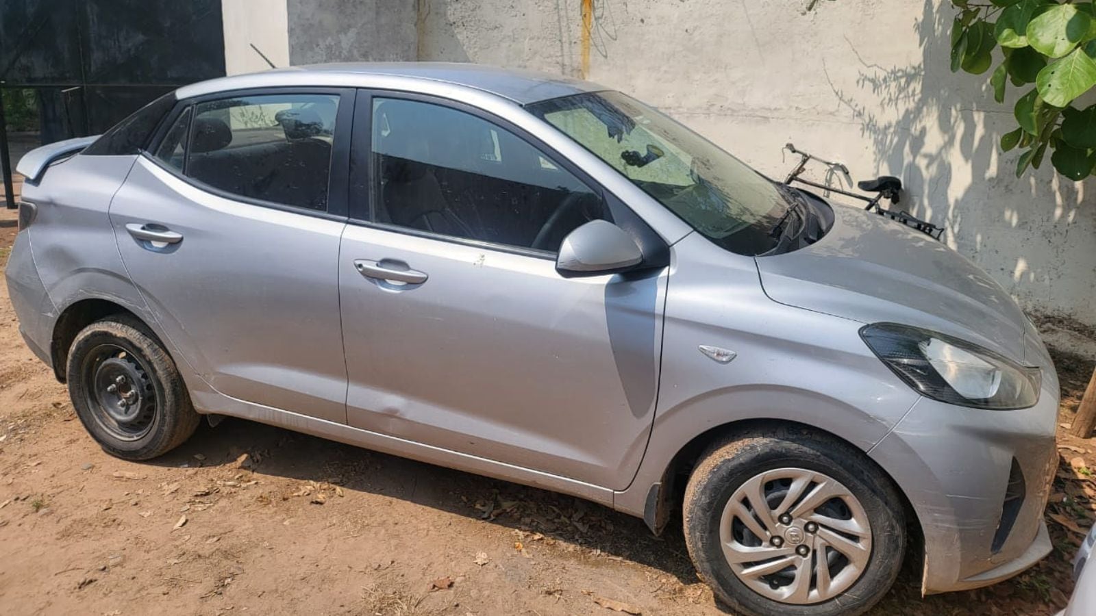 Family of Seven Found Dead; Financial Debt Blamed