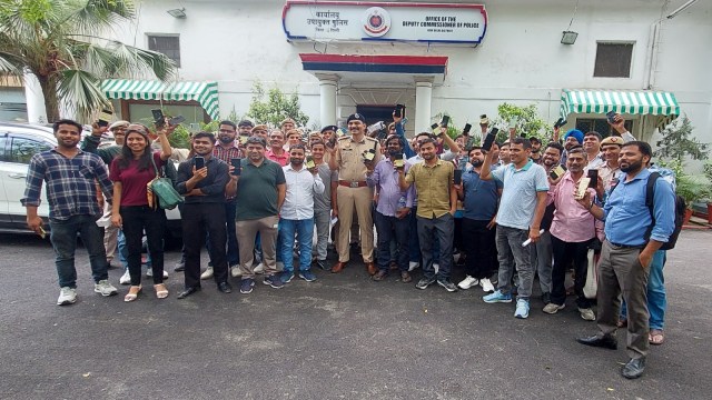 the New Delhi district Police recovered 76 mobile phones over the past month