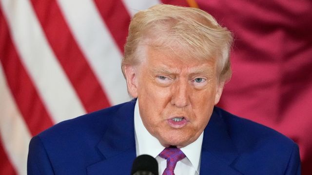 Trump Warns Apple Against Expanding in India