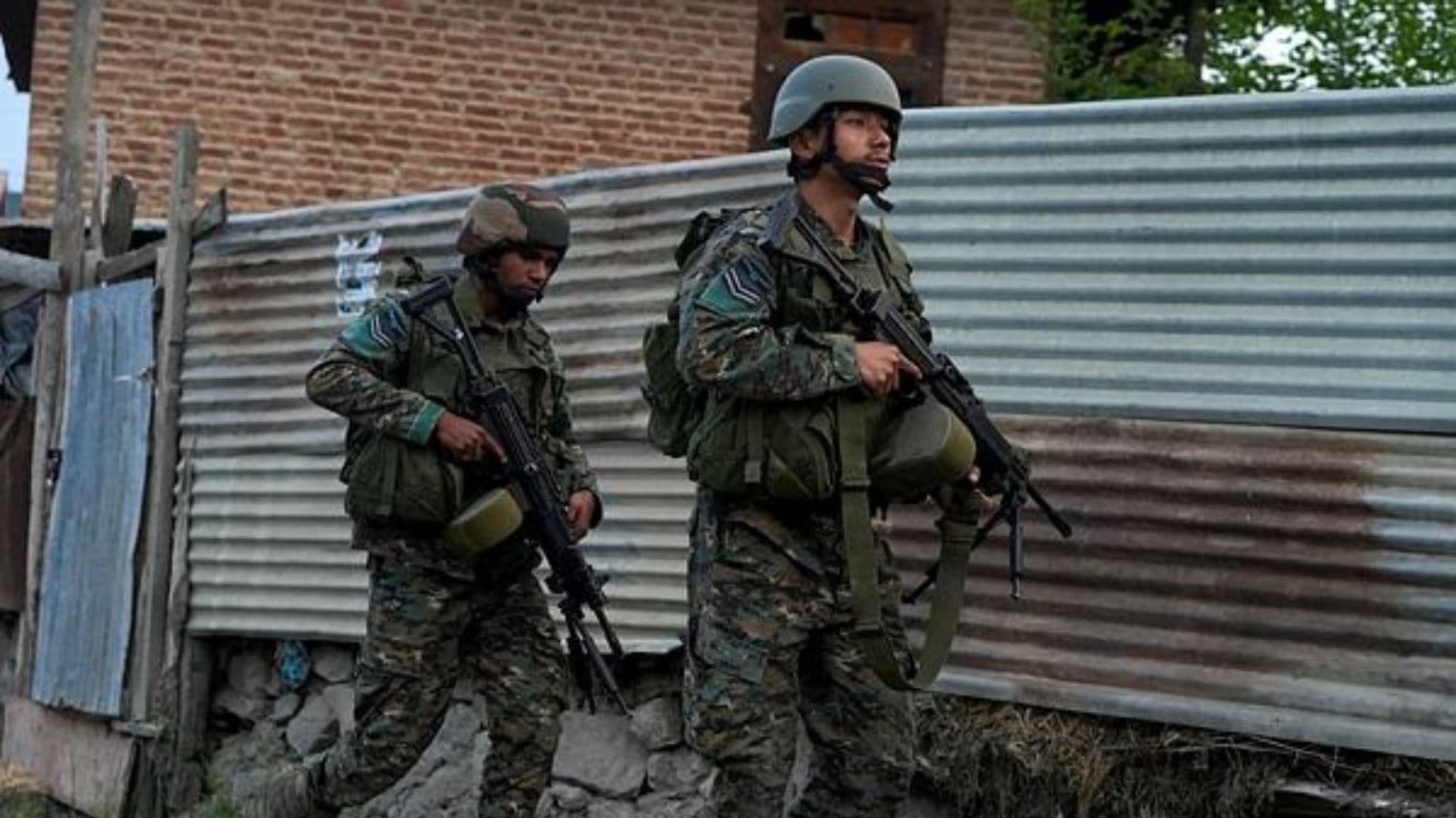 FIR against J&K soldier for remarks on Pahalgam; PIB says he is a deserter - pahalgam pib