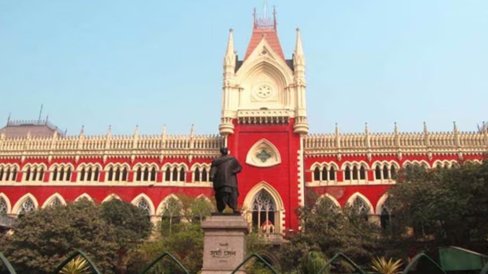 Calcutta HC asks 2 protesting teachers to appear before police today