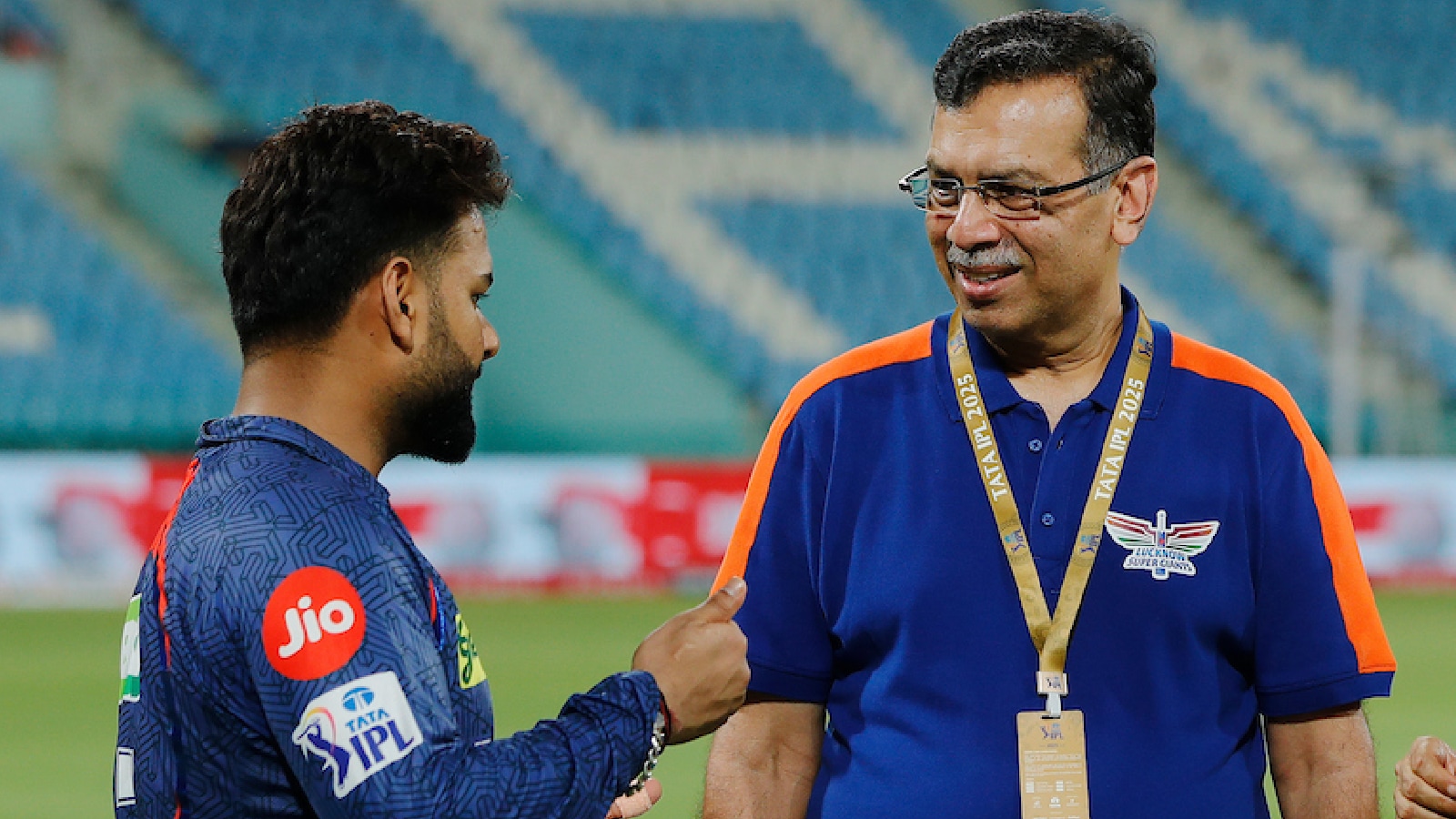  LSG owner Sanjiv Goenka and skipper Rishabh Pant chat after Monday's clash against Sunrisers Hyderabad. (BCCI)