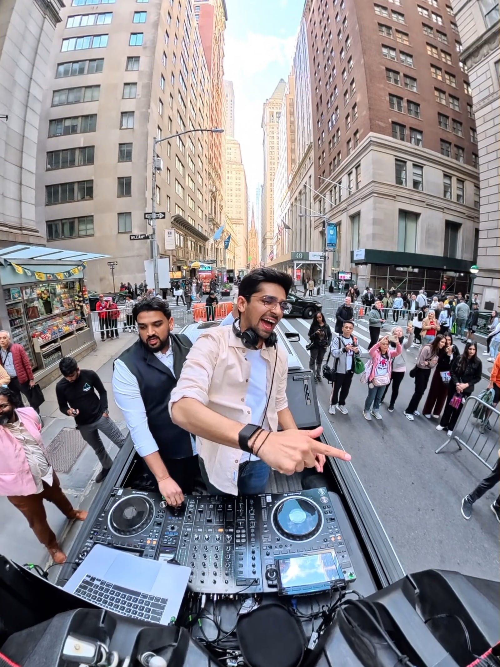 DJ AJ Wall Street