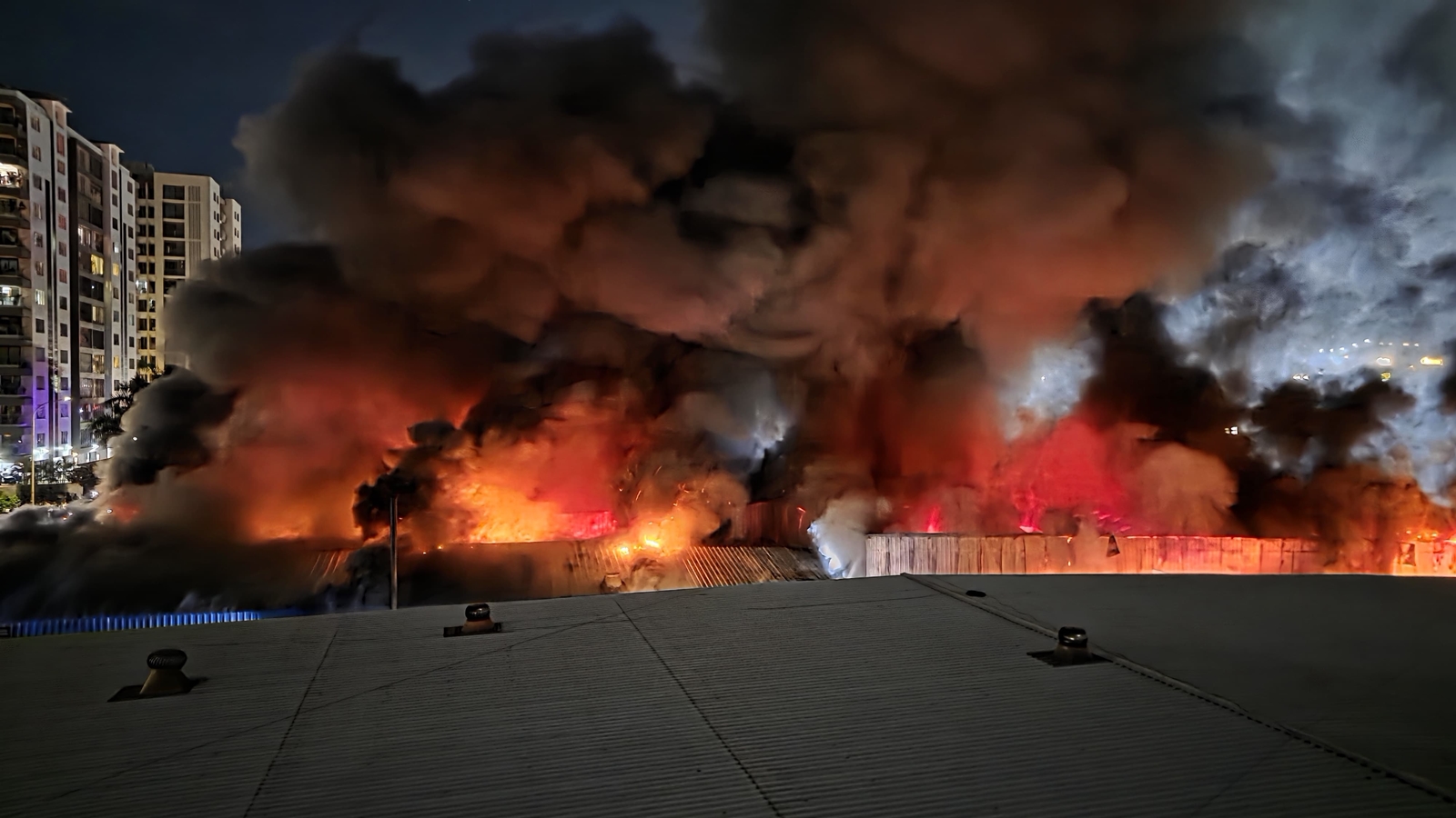 Dabholi: Blaze at six godowns of online company’s warehouse, bakery; no ...