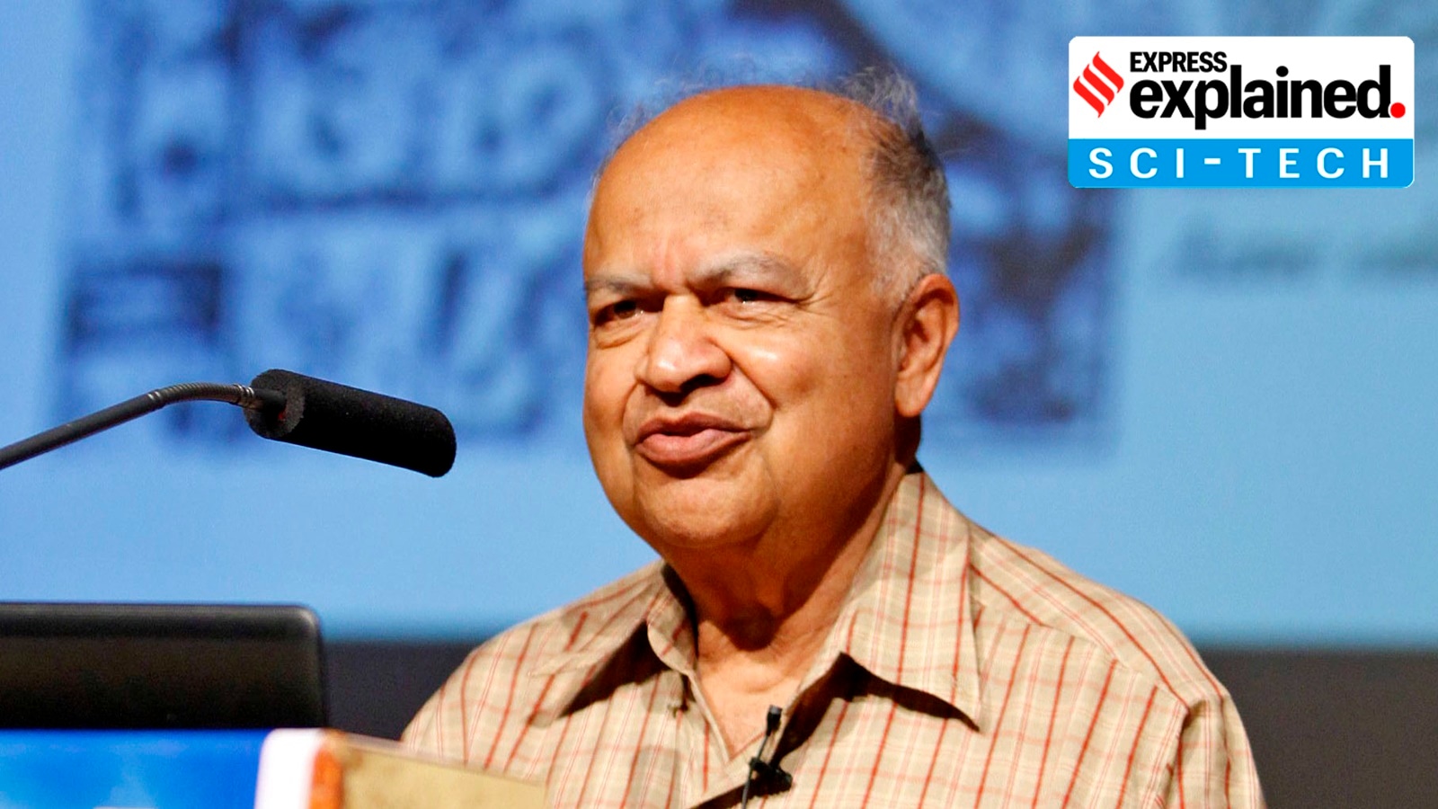 Prof Jayant Narlikar addressing students during the National Conference on Space in Chandigarh in 2013.