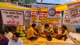 As the Jharkhand protest continued, several students reportedly fell ill due to heatstroke and had to be rushed to nearby hospitals.