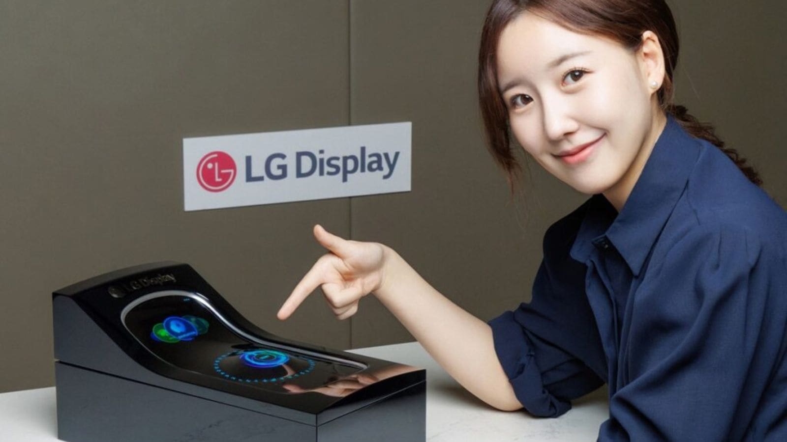 LG unveils shape-shifting car display that morphs into buttons