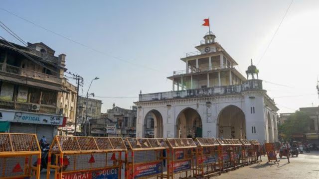 mandi gate