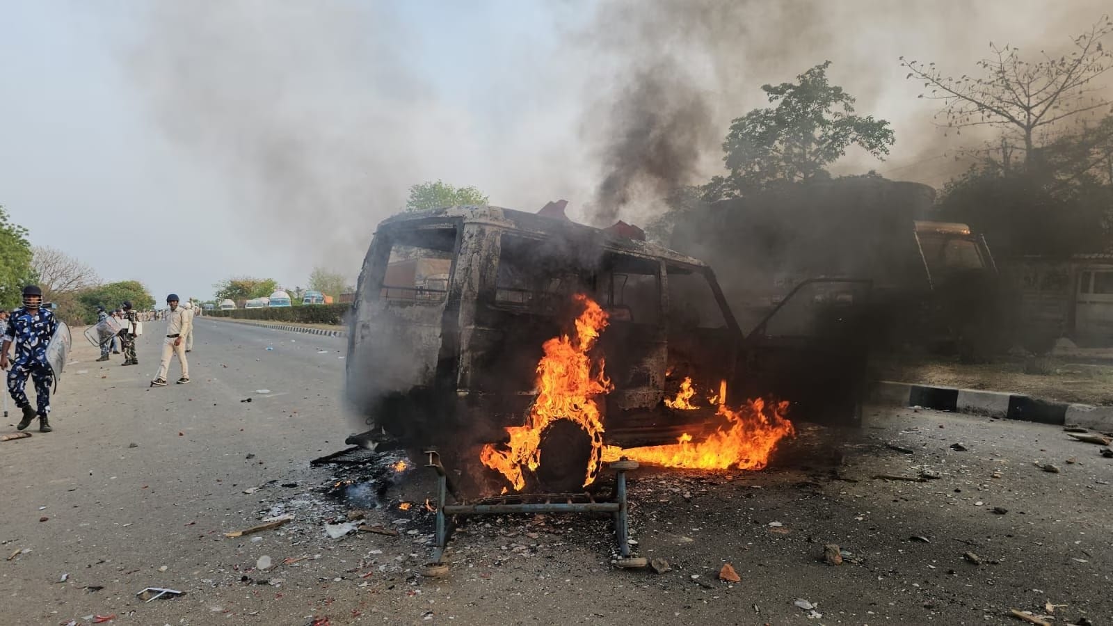Murshidabad riots: Kolkata HC flags ‘inadequate’ number of police personnel; Bengal counsel Kalyan Bandopadhyay rakes up Pahalgam terror attack