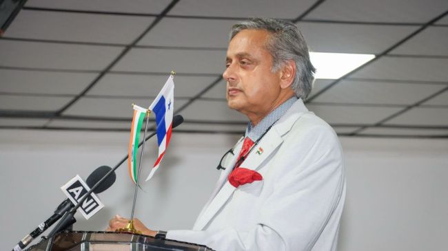 shashi tharoor