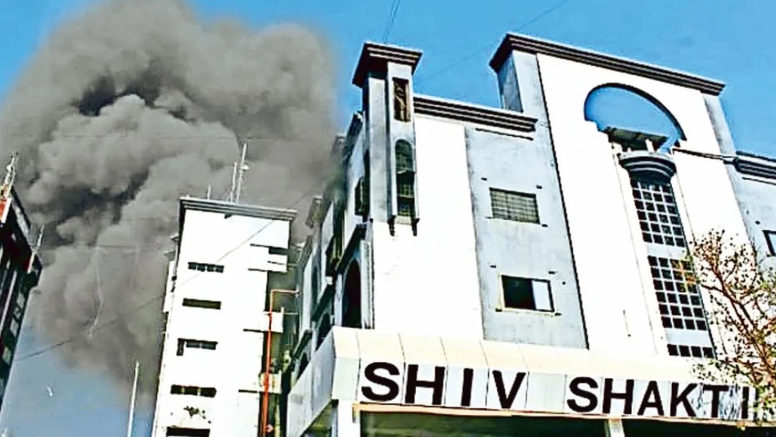 Shiv Shakti market fire: Calling Rs 45 lakh insufficient, traders return donation