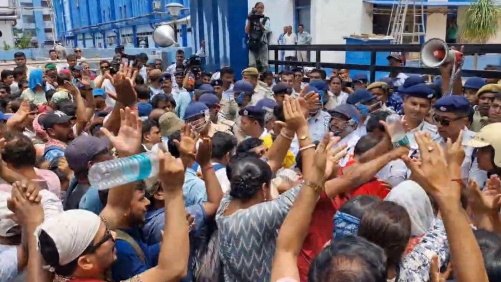 Jobless teachers in Bengal break main gate of SSC headquarters: ‘Won’t sit for exam again’