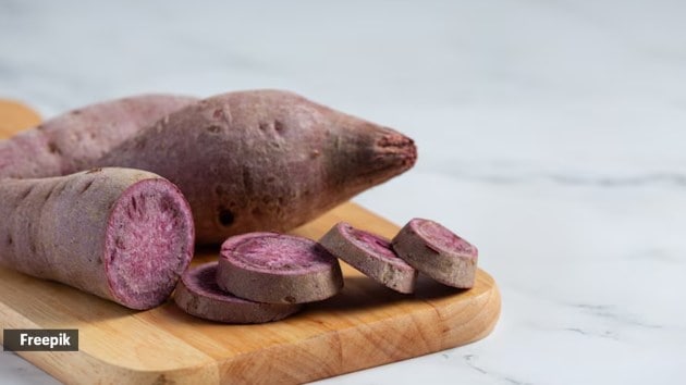 Janhvi Kapoor enjoys sweet potato paratha