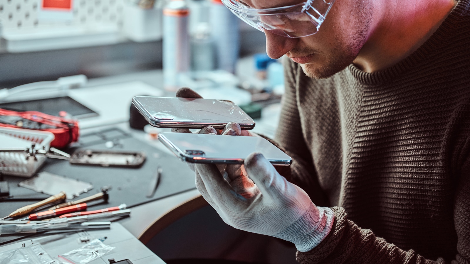 Fear missing out on seeing a new phone? Here’s when you should resist upgrading