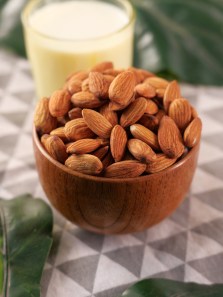 Almonds and weight loss: Finding the right daily amount