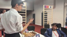 Anish Giri argues with Ian Nepomniachtchi and Hikaru Nakamura during the FIDE World Rapid and Blitz Teams event. (Screengrab via ChessBase India YouTube).