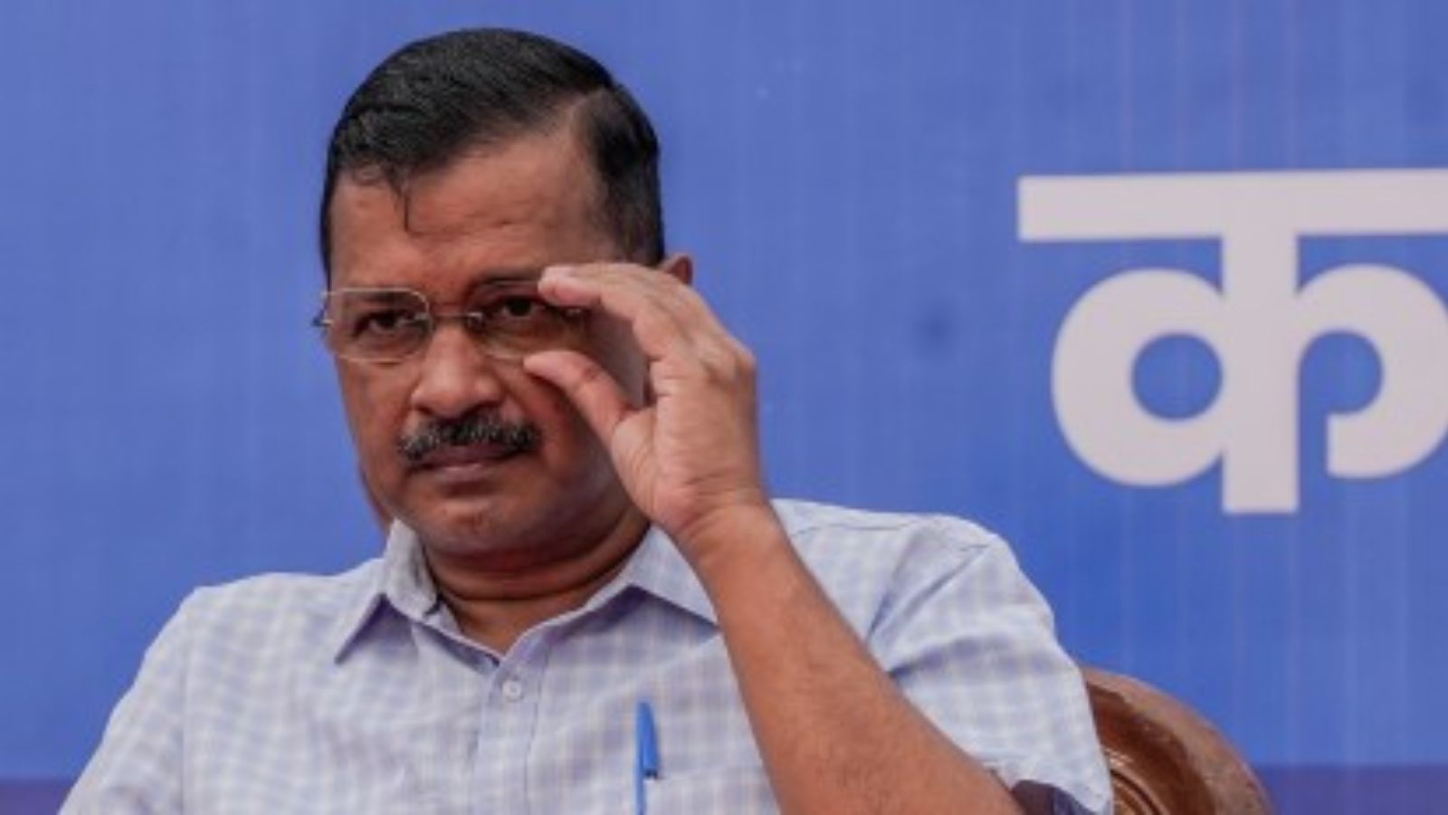 Kejriwal Protests Demolitions, Vows Support for Slum Dwellers