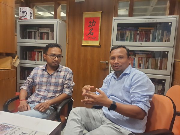 (From left) Post-doctoral fellow Azad Hind Gulshan Nanda with Toshabanta Padhan, head, Department of Archaeology, Nalanda University. Santosh Singh